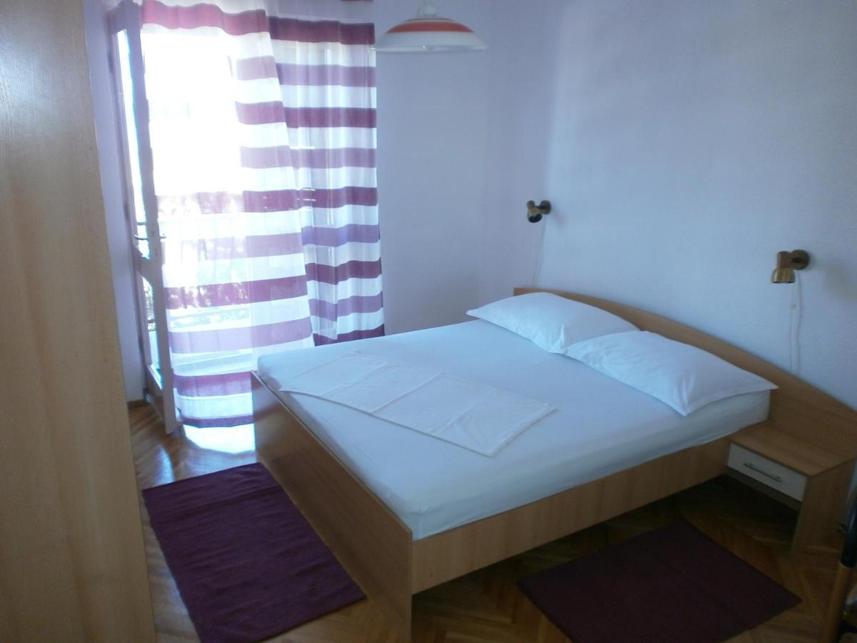 Apartments By The Sea Podgora, Makarska - 12326 Exterior photo